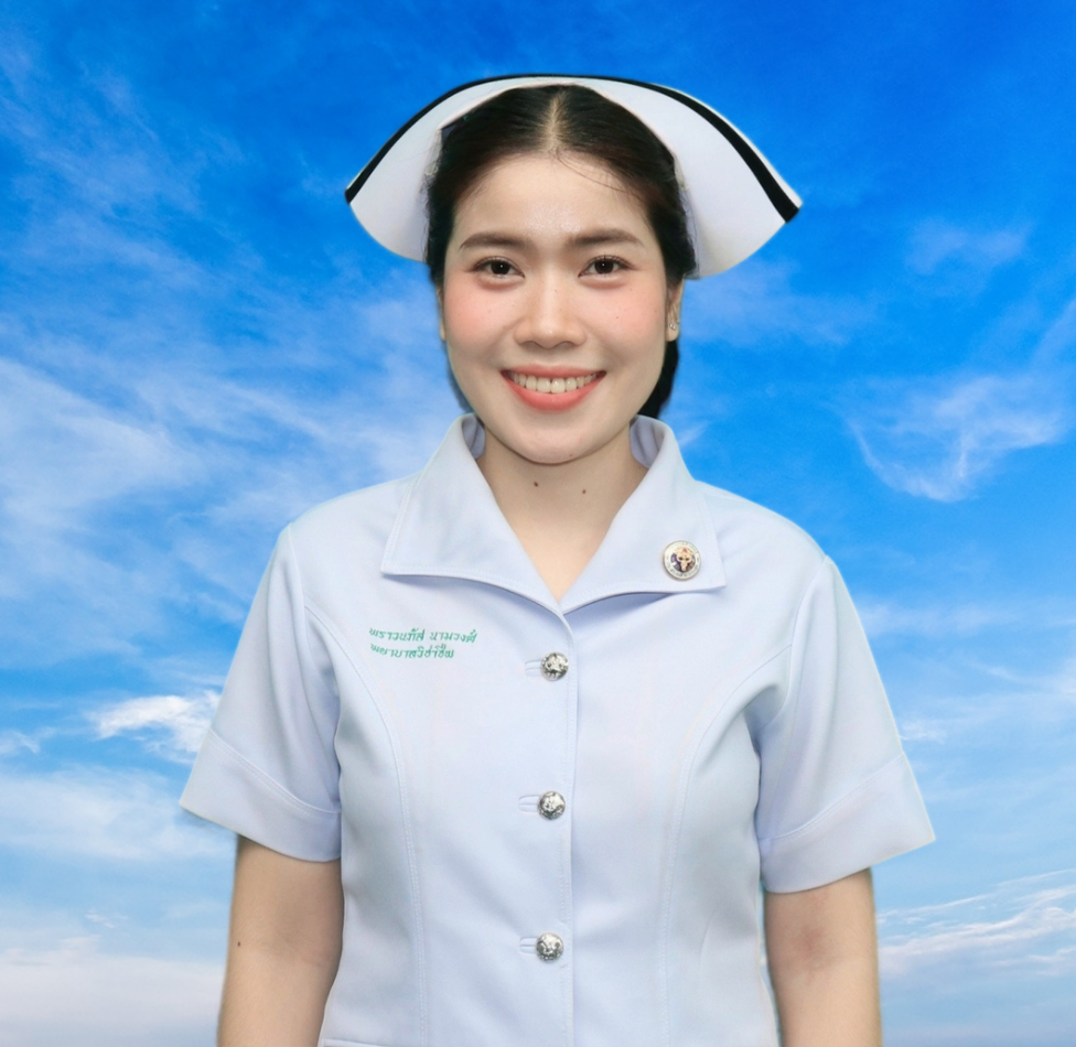 นางสาวพราวนภัส นามวงศ์