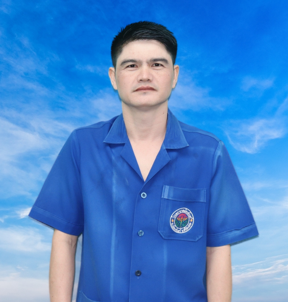 นายวัลลภ พันธุ์ขาว
