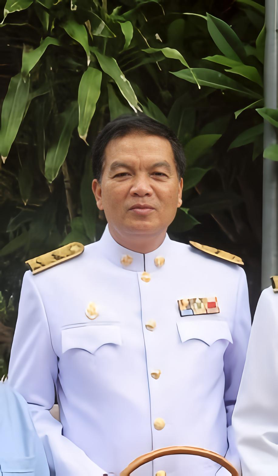 นายสมเกียรติ  จินดา